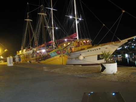 0d640dcc2a_79532587_v1_450