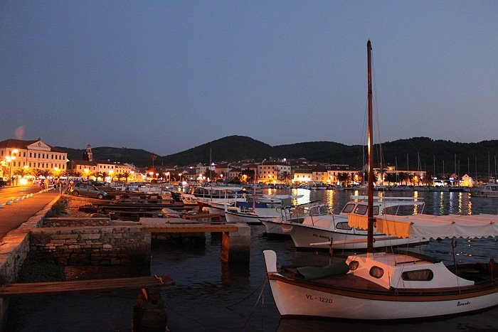 179898_10151704371812334_1030233096_n_700