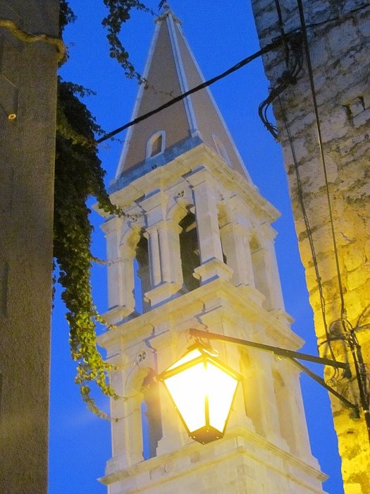 320325_2260408246065_1815682561_n_700