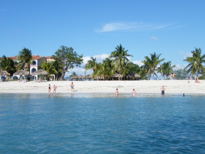 kuba_2008_-_hotel_na_pobe_karibiku_pobl_trinidadu_-_ancon_13_400