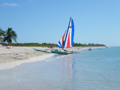 kuba_2008_-_hotel_na_pobe_karibiku_pobl_trinidadu_-_ancon_8_400